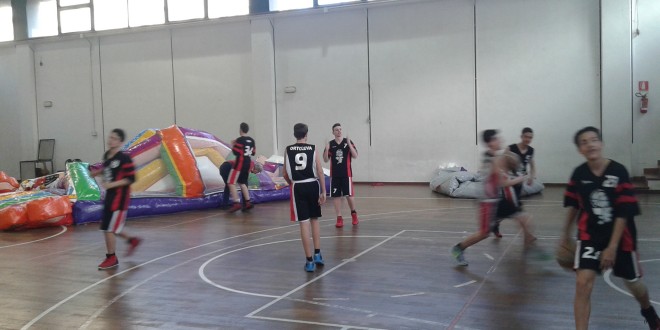 Under 15 FIP: Trasferta nel campo del Green Basket. Altra vittoria e ultimo gradino per la finale. Under 15 FIP: Trasferta nel campo del Green Basket. Altra vittoria e ultimo gradino per la finale.
